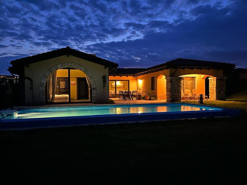 Private Villa At Blacksearama Golf & Villas Resort Balčik Exteriér fotografie
